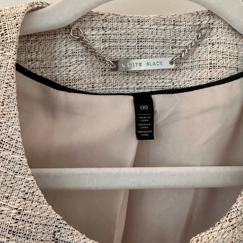 White House Black Market Cream Blazer with Black Accents - Picture 2 of 6